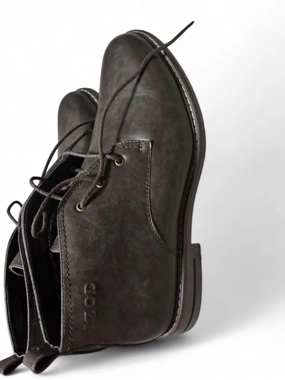 Black leather lace-up  IZOD in US 11.5 (never worn)